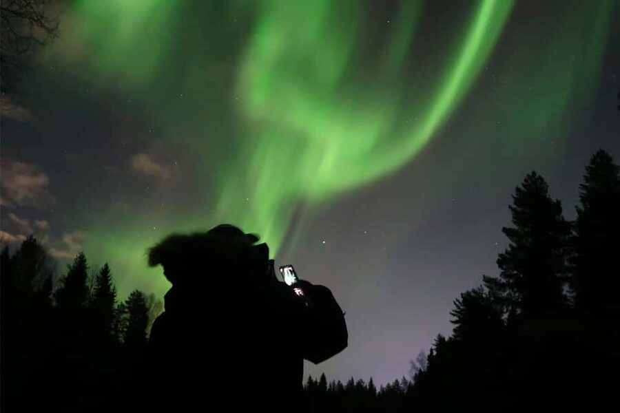 Luleå: Northern Lights Tour by Car with Swedish Treats - Photography help for beginners and phone users