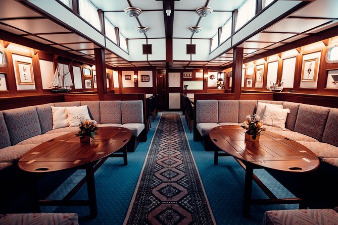 Luxury Northern Lights Yacht Cruise with Hot Tub from Tromsø - Reindeer soup and a cozy saloon