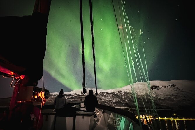 Luxury Northern Lights Yacht Cruise with Hot Tub from Tromsø - Clothing, timing, and small practical details