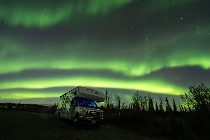 Luxury RV Small Group Aurora Chasing Tour with Photography - What to bring for a better night