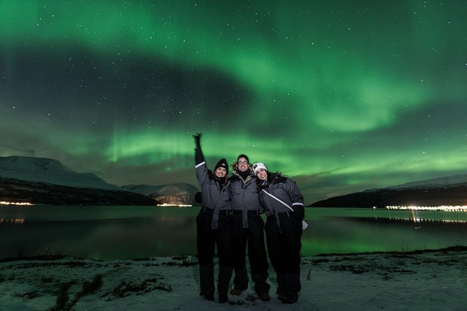 Minibus Northern Lights Chase with Photography from Tromsø - Photography help that goes beyond camera talk