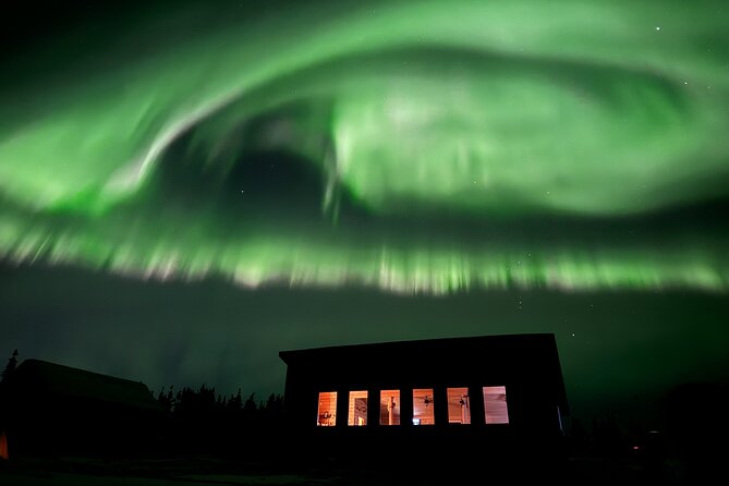 Mountaintop 360° Best Alaskan Cabin with Photography @Aurora Camp - A warm cabin above Fairbanks