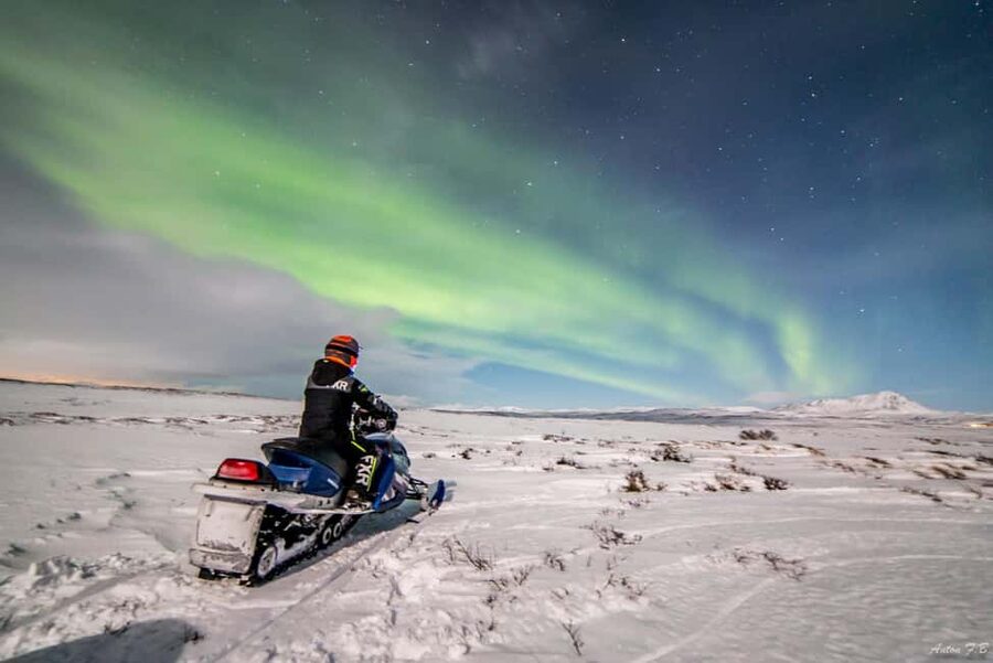 Mývatn: Northern Lights Snowmobile Tour - Getting ready at the Mývatn farm workshop