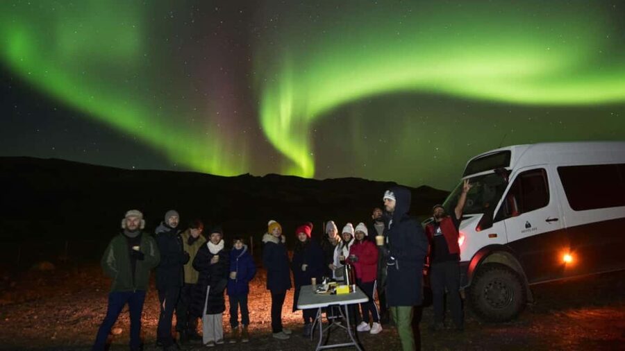 Northern Lights: 4x4 Adventure with Treats, Photos & Cocoa - The drive through Iceland’s dark countryside