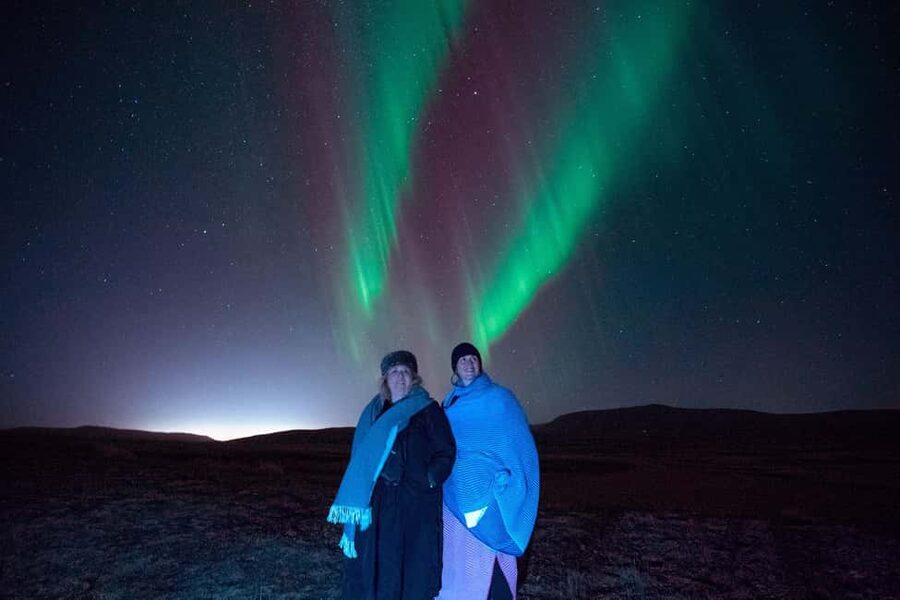 Northern Lights 4x4 Super, Photos, Hot Cocoa, Pastries - Hot cocoa, pastries, and blankets in the cold