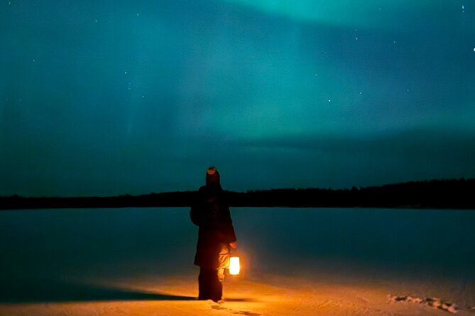 Northern Lights Adventure in the Wild with Campfire Treats - Clothing, comfort, and the late return
