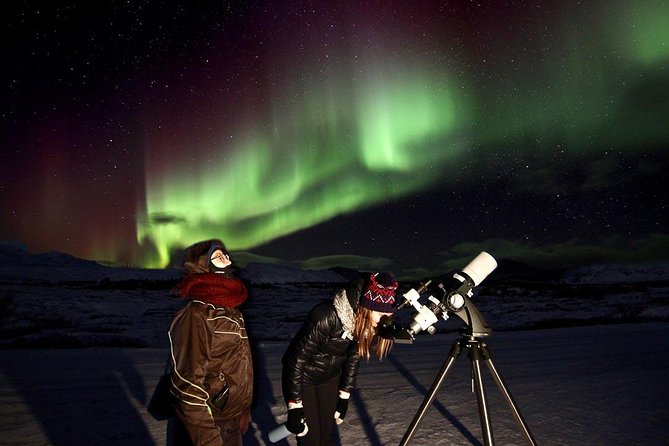 Northern Lights and Stargazing Small-Group Tour with Local Guide - How the small group changes the night
