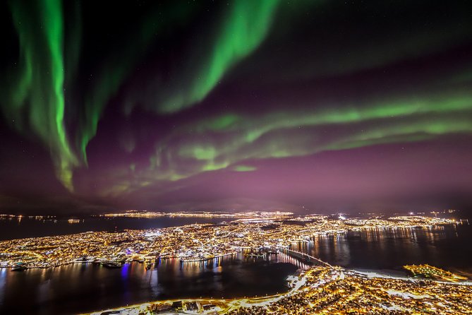 Northern lights cable car excursion - Riding Fjellheisen for Tromsø’s best night view