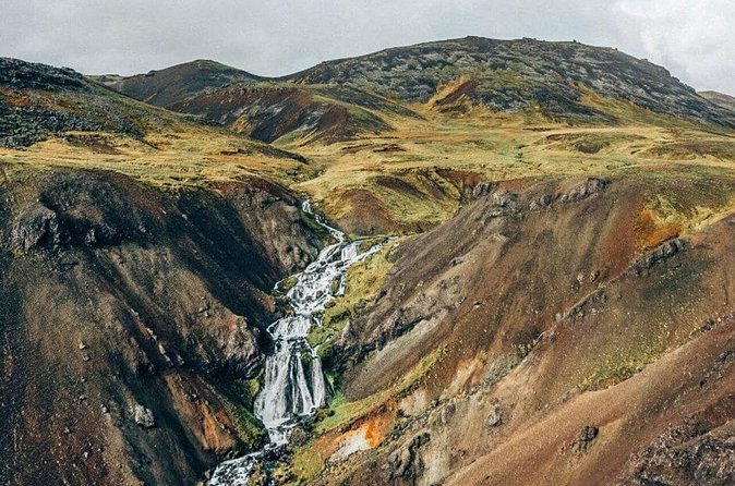 Northern Lights Hike to Reykjadalur Hot River - Roberto’s calm, practical guiding