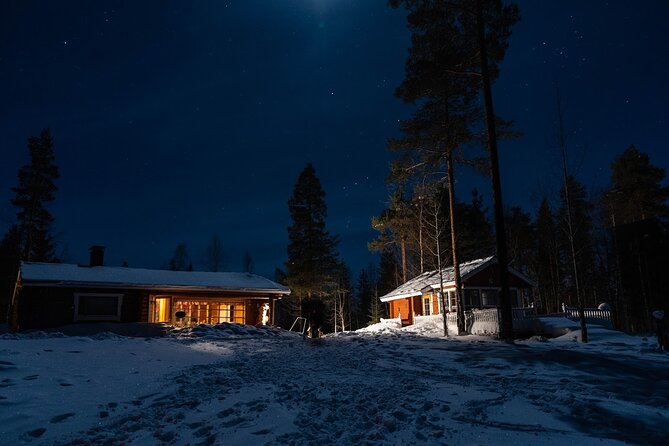 Northern Lights Hunting in Lappish old cottage - Pickup, timing, and group size