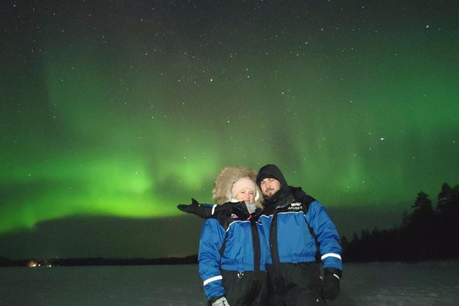 Northern lights hunting photo tour with bbq; small groups - Guides, stories, and photo help