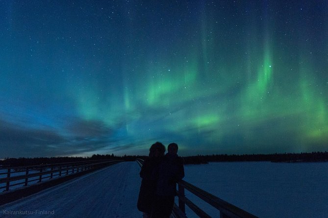 Northern lights hunting with car - What the guide adds to the night