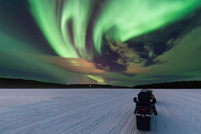 Northern Lights Hunting with Snowmobiles - Why this Rovaniemi night ride is different