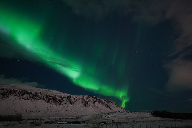 Northern Lights In luxury off-road SUV with Photos and Treats - Comfort matters when you are waiting outside