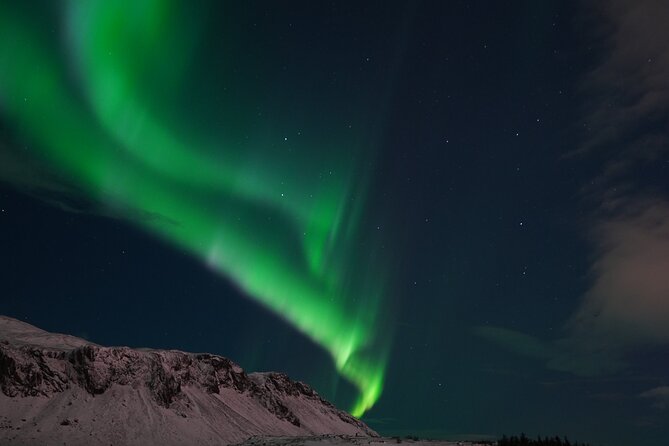 Northern Lights In luxury off-road SUV with Photos and Treats - Professional photos help preserve the evening