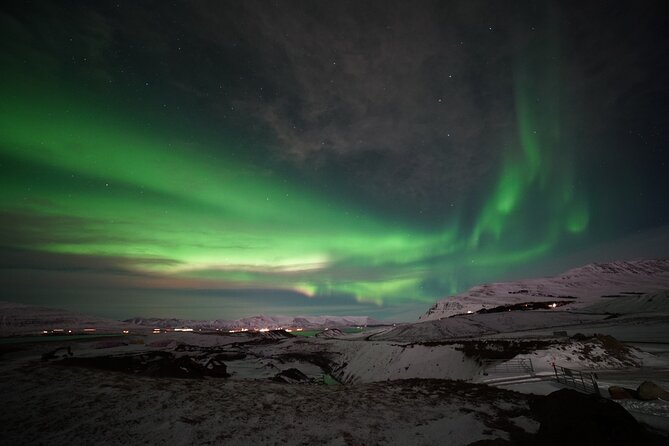 Northern Lights In luxury off-road SUV with Photos and Treats - Is the $1,520 group price good value?
