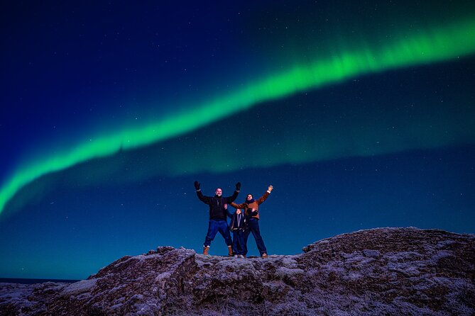 Northern Lights Jeep Tour - Icelandic Guide | Photos | Cocoa - Waiting for the aurora, with a guide who keeps working