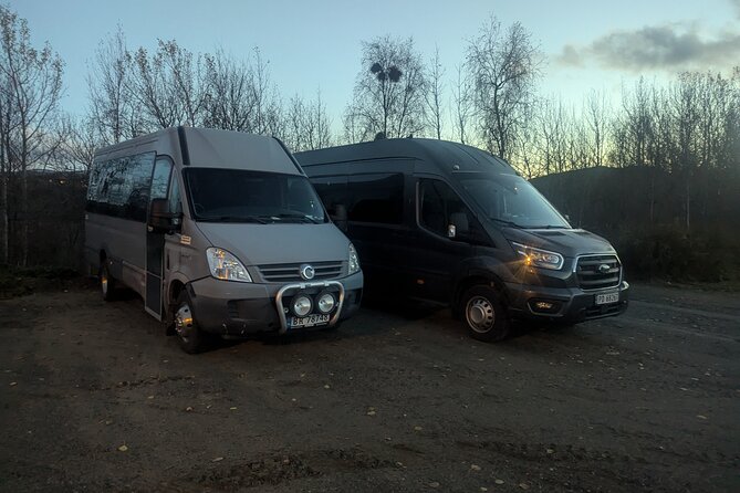 Northern Lights Minibus Chase Max 16 Person In Group - Hot drinks and food in the cold
