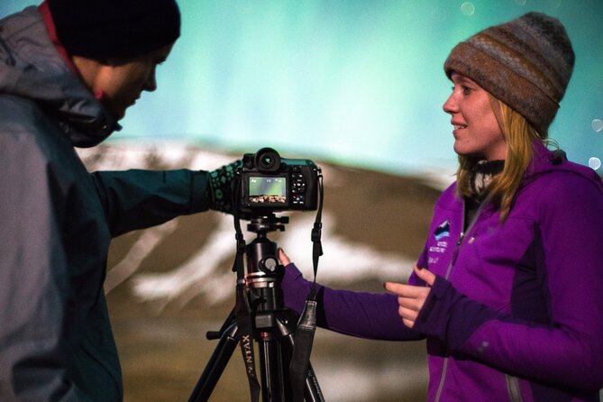 Northern Lights Minibus Tour with Hot Cocoa, Blankets & Photos - Timing, weather, and clothing tips