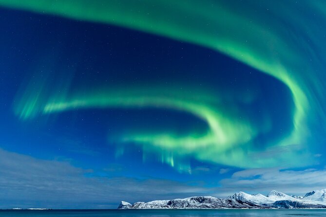 Northern Lights Minibus with Photos Dinner Warm suits - Photos that can preserve more than the view
