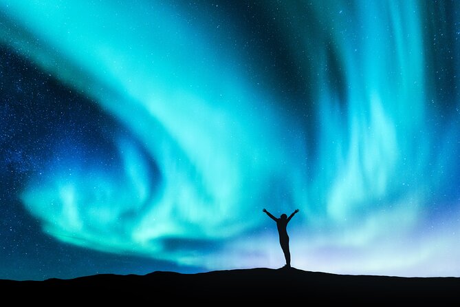 Northern Lights Private Tour-Epic Adventure - Warm drinks, pastries, and blankets