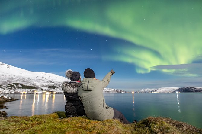 Northern Lights Private tour with your special ones - Greenlander - Fire, food, and staying warm
