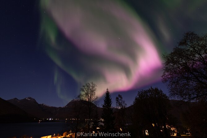 Northern Lights Safari from Tromso - Taking aurora photos with a tripod