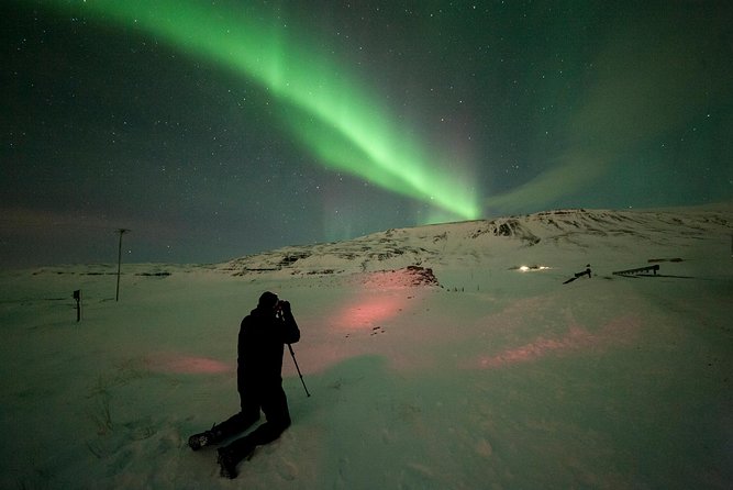 Northern Lights Small-Group Tour From Reykjavik with Hot Drink - The search itself: why several stops can be worthwhile
