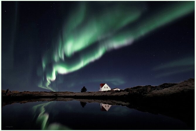 Northern Lights Small-Group Tour with Hot Chocolate & Photos - What makes this aurora hunt worth considering