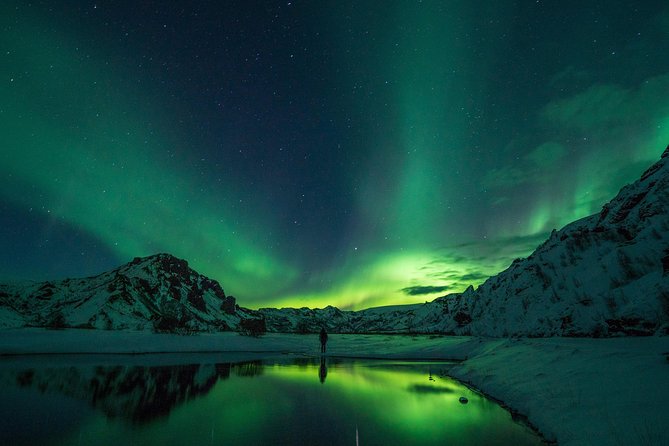 Northern Lights Small-Group Tour with Hot Chocolate & Photos - The guides make or break the evening