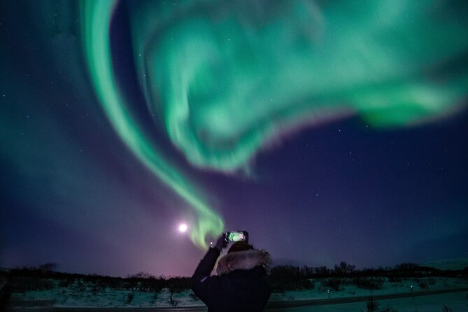 Northern Lights Small-Group Tour with Hot Chocolate & Photos - Toilets, timing, and practical comfort