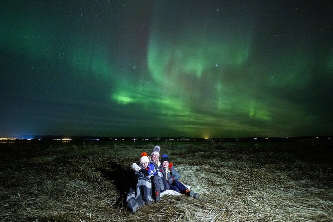 Northern Lights Small Group Tour with Photos - What the guide does during the search