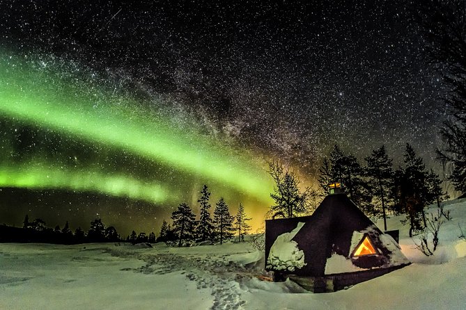Northern Lights Snowmobile Sleigh Ride - Waiting beside the fire in the tepee