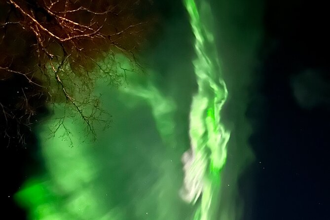 Northern Lights Tour At The Campfire - Waiting by the Campfire Hut