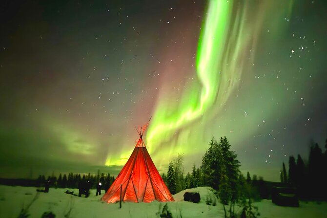 Northern Lights Tour At The Campfire - What the Guides Add to the Evening