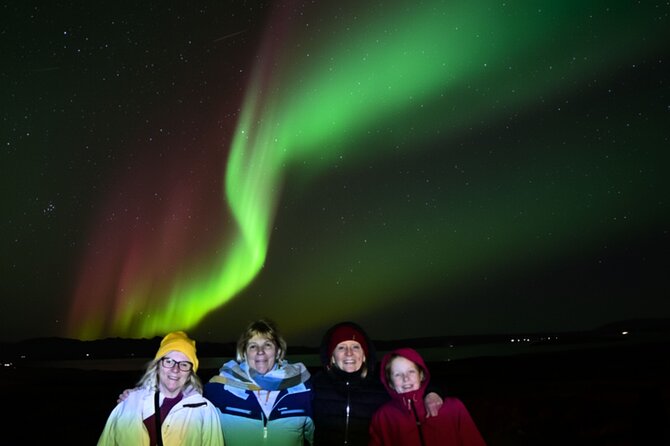 Northern Lights Tour: Cozy Night Adventure with Hot Chocolate - Photography, stars, and memorable extras