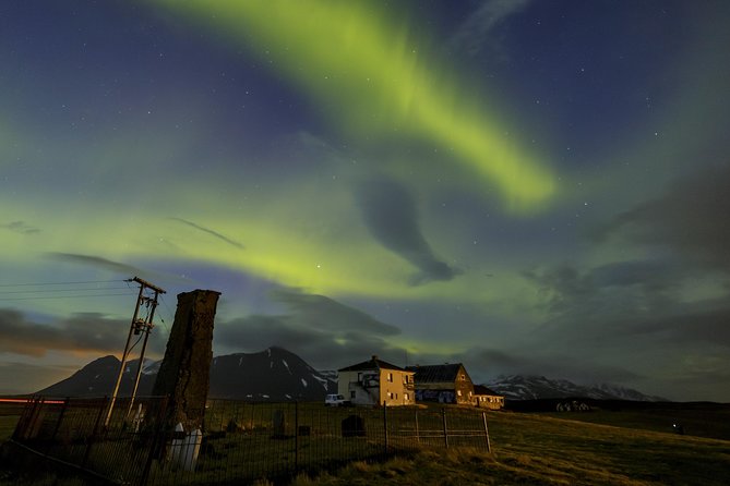 Northern Lights Tour from Reykjavik with Lifetime Guarantee - Staying warm in Iceland’s Arctic night