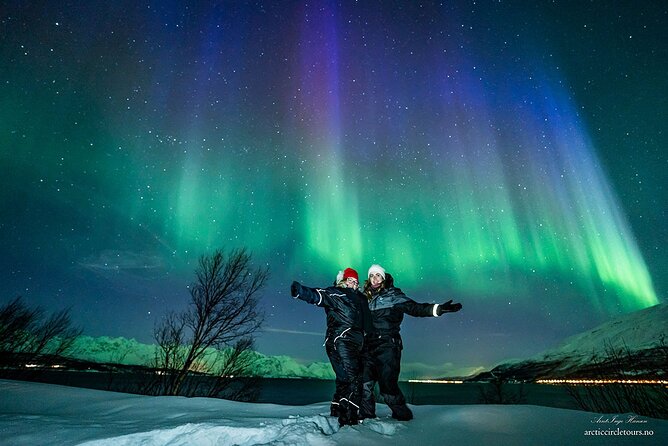 Northern Lights Tour, Photo, Toilet, Meal, Skycam in Mbus - A comfortable minibus and a skycam on the road