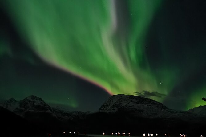 Northern Lights Tour, Tromso, Local Guide, Private Basecamp - Following the sky beyond the basecamp