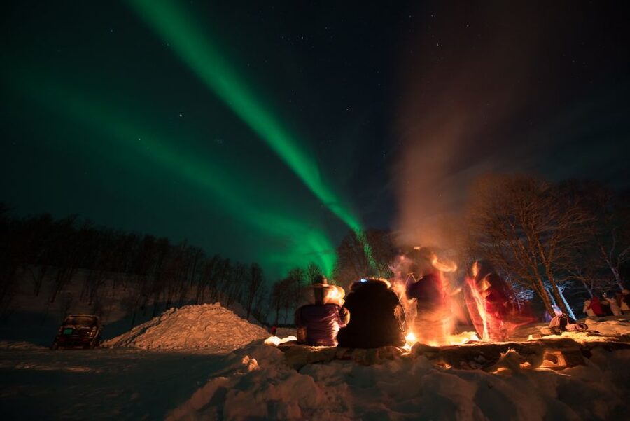 Northern lights Tromsø - small group tour with local guide - What happens at the viewing stops