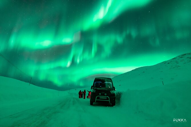 Northern Lights x Mini Bus Chase - Finding a dark place beyond Tromsø