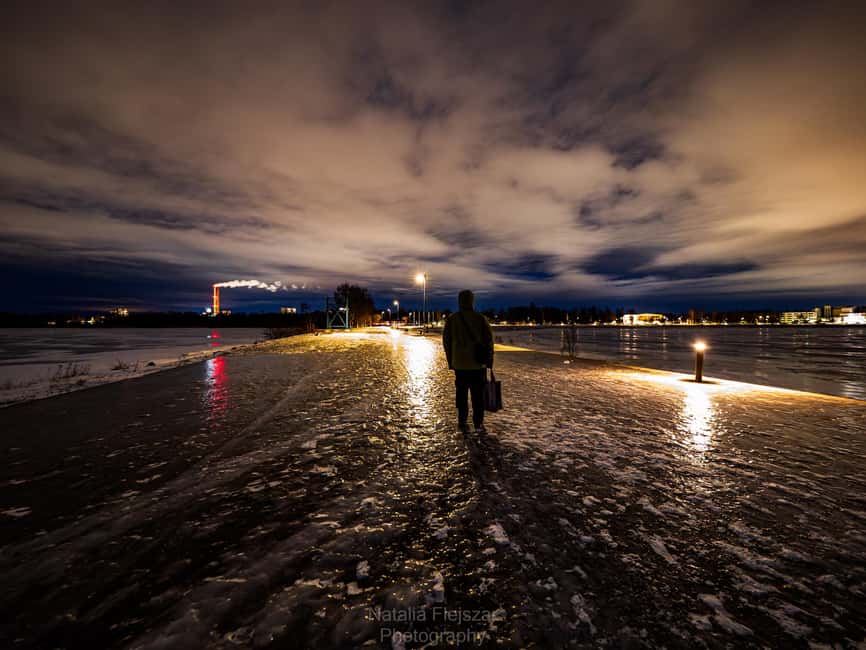Oulu: Guided Night Walking Tour with Northern Lights Hunting - What the $94 price includes