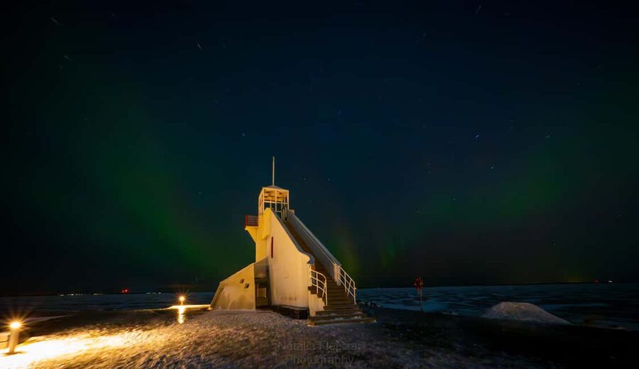 Oulu: Guided Night Walking Tour with Northern Lights Hunting - Should you book the Nallikari night walk?