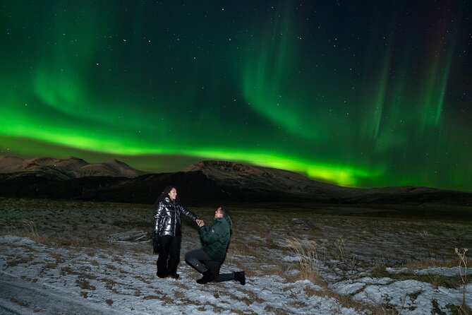 Private Aurora Hunt with Photos in Super Defender - The proposal option