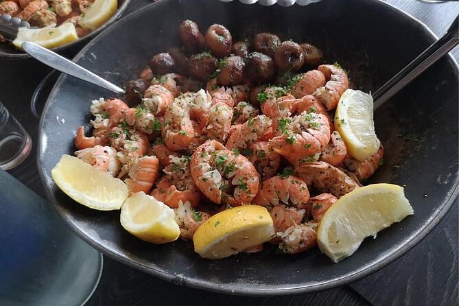 Private Northern Lights Adventure With Lobster Dinner - Why pair a lobster dinner with the Northern Lights?