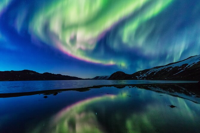 Private Northern Lights Evening Premium Tour - Leaving Reykjavik behind after dark