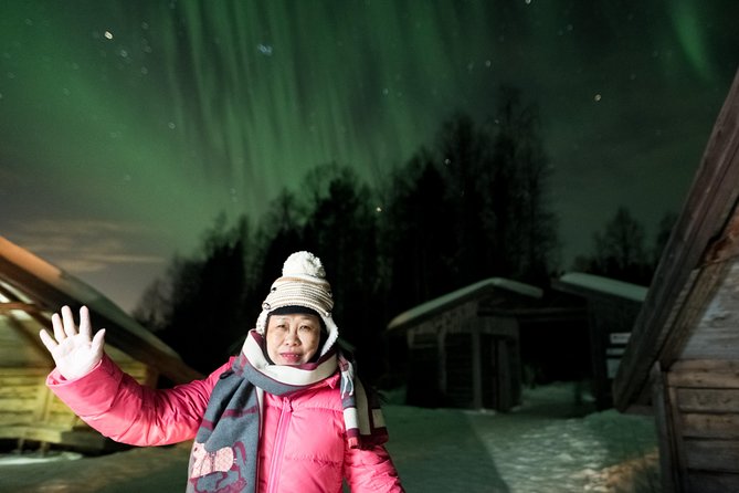 Private Northern Lights Hunting Expedition - Choosing a viewpoint in the Finnish wilderness