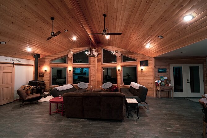 Private Northern Lights Lodge & Chase – Fairbanks - Chasing clear skies instead of waiting in one place