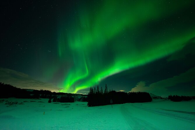 Private Northern Lights Tour - Champagne & Chocolates Aurora Hunt - A private group changes the whole evening