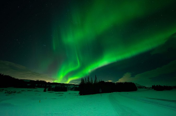 Private Northern Lights Tour - Champagne & Chocolates Aurora Hunt - Champagne and chocolate in the cold